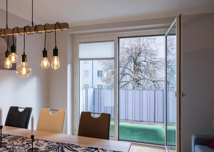 4 * ブルック・アン・デア・ムーア